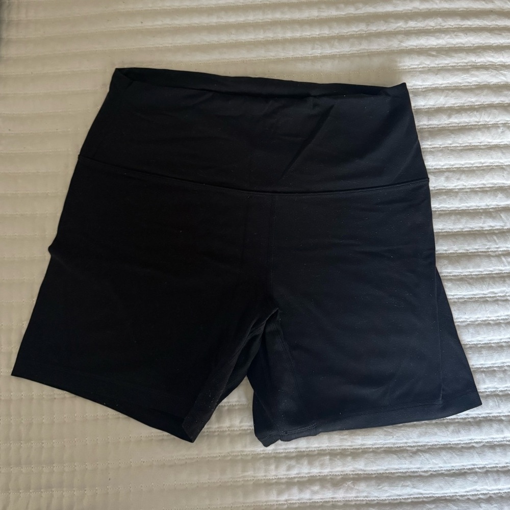 Lululemon Align high rise shorts 6” size 10 in black